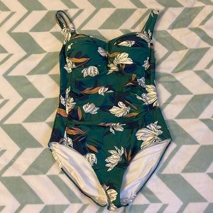Nip Tuck swimsuit - tropical size 4